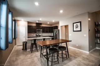 Photo #5: 2050448 Listing