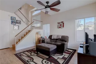 Photo #4: 2050537 Listing