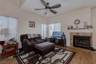 Photo #5: 2050537 Listing