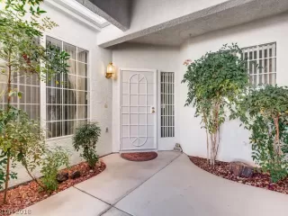 Photo #1: 2050544 Listing