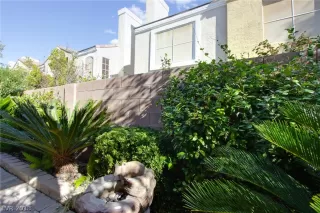 Photo #6: 2050642 Listing 