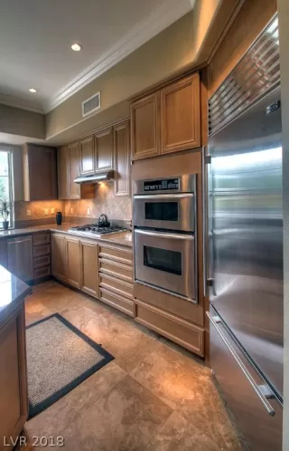 Photo #5: 2050661 Listing