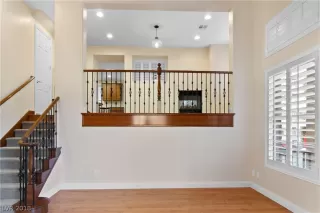 Photo #3: 2050686 Listing