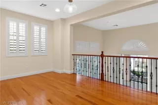 Photo #4: 2050686 Listing