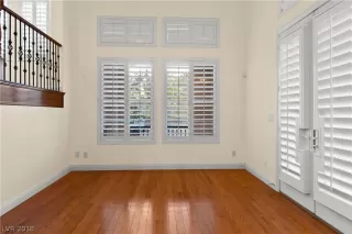 Photo #6: 2050686 Listing