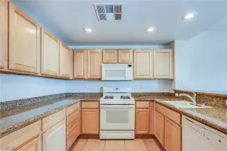 Photo #1: 2050700 Listing 