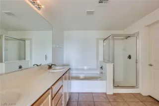 Photo #2: 2050700 Listing 