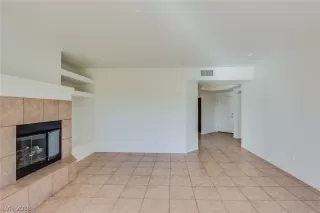 Photo #4: 2050700 Listing 