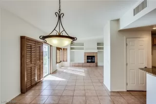 Photo #6: 2050700 Listing 