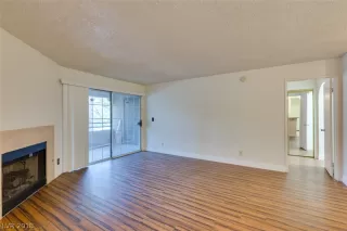 Photo #4: 2050901 Listing