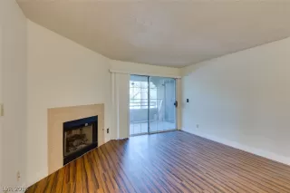 Photo #5: 2050901 Listing