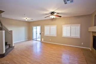 Photo #3: 2050944 Listing