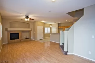 Photo #4: 2050944 Listing