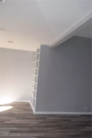 Photo #6: 2050948 Listing 