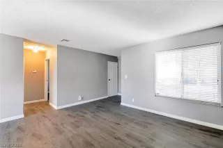 Photo #5: 2051014 Listing 