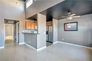 Photo #5: 2051085 Listing 