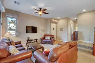 Photo #6: 2051105 Listing