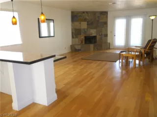 Photo #4: 2051231 Listing 