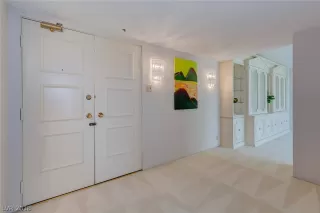 Photo #6: 2051242 Listing