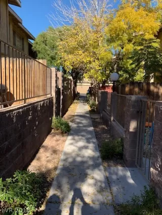 Photo #5: 2051261 Listing