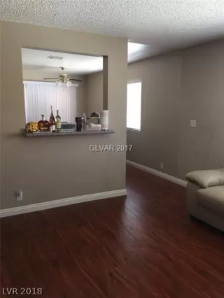 Photo #3: 2051277 Listing