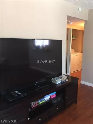 Photo #4: 2051277 Listing