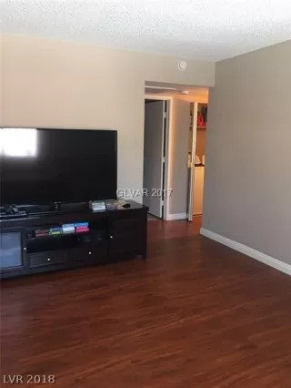 Photo #5: 2051277 Listing