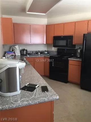 Photo #6: 2051277 Listing