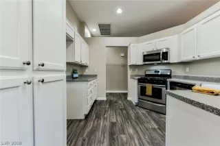 Photo #3: 2051281 Listing