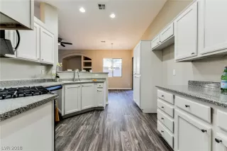 Photo #4: 2051281 Listing