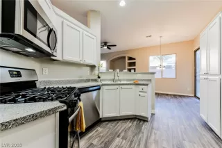 Photo #5: 2051281 Listing