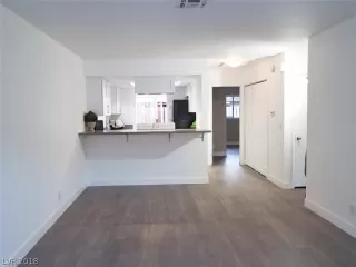 Photo #1: 2051316 Listing