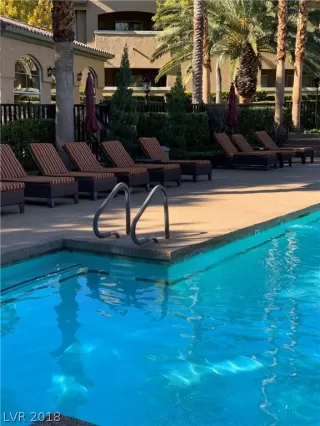 Photo #3: 2051339 Listing 