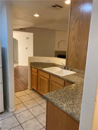 Photo #5: 2051339 Listing 