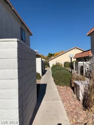 Photo #2: 2051405 Listing