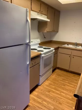 Photo #6: 2051405 Listing