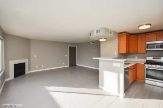 Photo #4: 2051552 Listing
