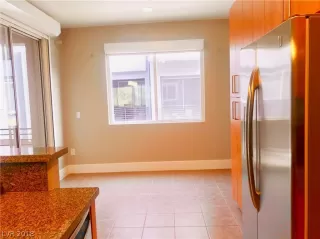 Photo #6: 2051698 Listing 