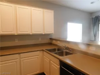 Photo #5: 2051705 Listing