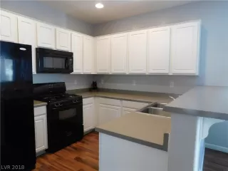 Photo #6: 2051705 Listing