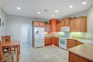 Photo #2: 2051773 Listing 