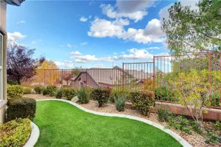 Photo #5: 2051773 Listing 