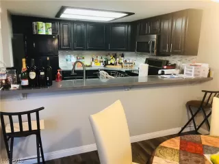 Photo #6: 2051942 Listing 