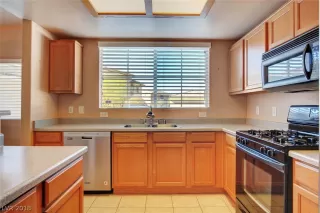 Photo #2: 2051960 Listing