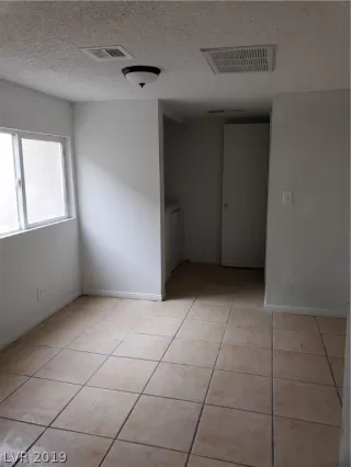 Photo #4: 2051972 Listing