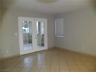 Photo #3: 2051984 Listing