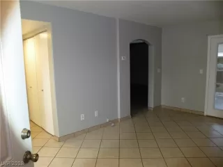 Photo #4: 2051984 Listing