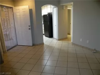 Photo #5: 2051984 Listing