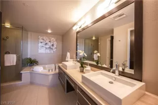 Photo #1: 2052084 Listing 