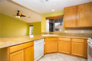 Photo #3: 2052133 Listing 